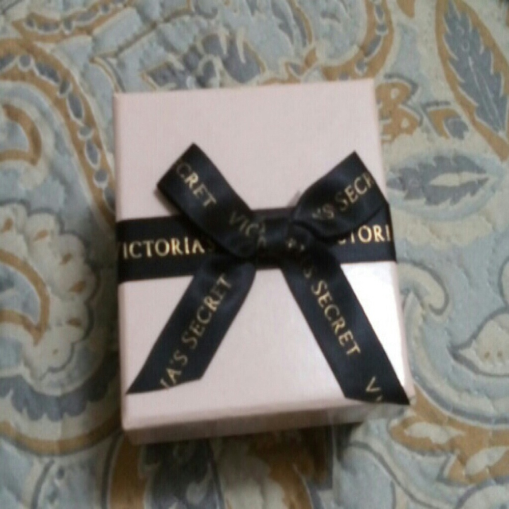 Rare Victoria's Secret bracelet and earrings